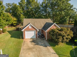 8 Kiawah Ct, Newnan, GA 30265