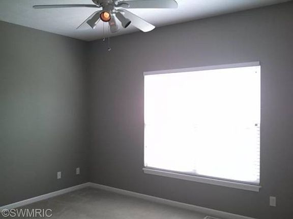 5th image of 649 Braeside Dr SE