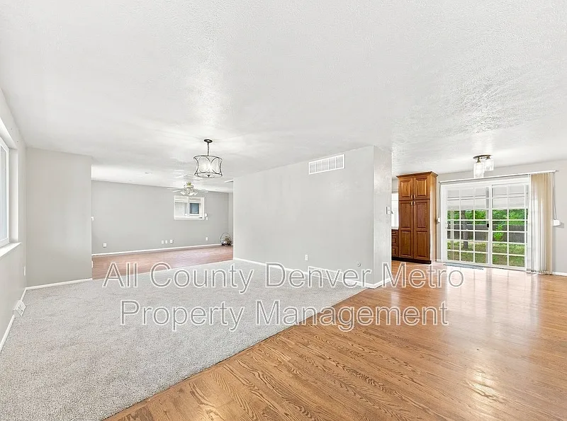 4 bed, 2.0 bath, 2514 sqft, $3,585 — Photo 3