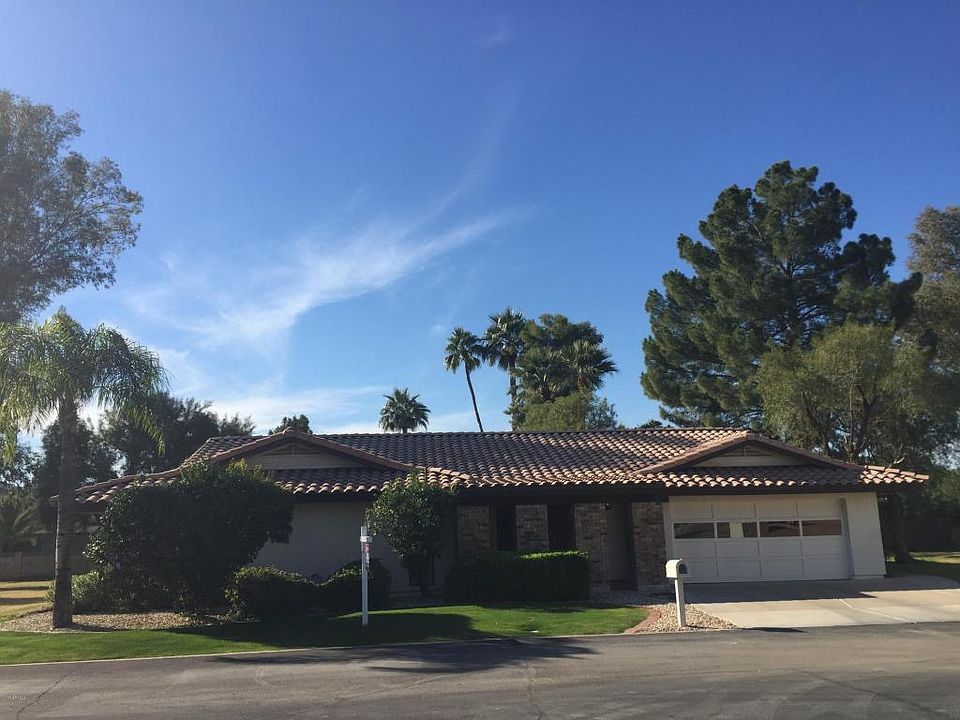 1st image of 645 W Port Royale Ln