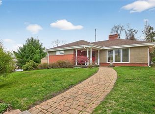 498 Balconade Dr, Pittsburgh, PA 15236