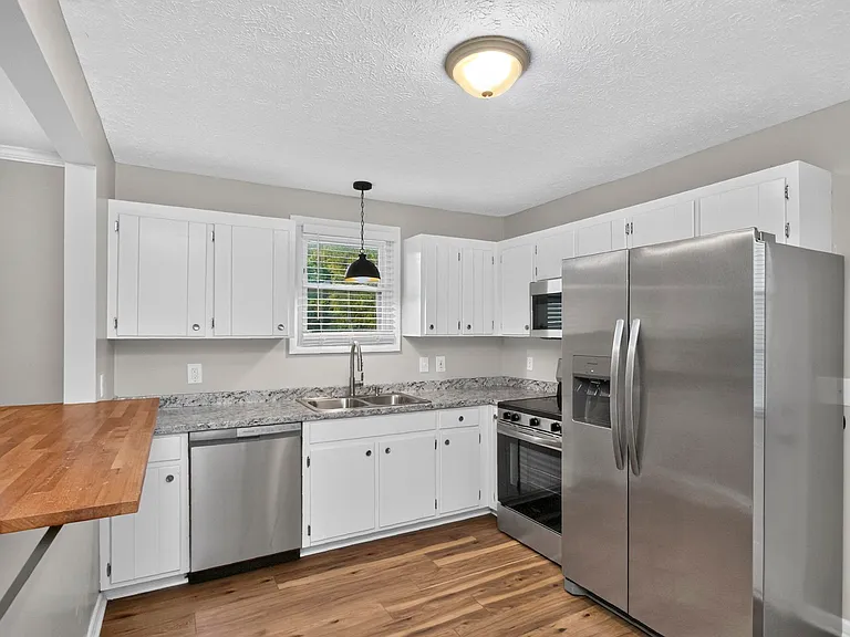 2303 Kimberly Dr — Photo 3