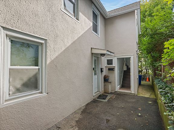 2nd image of 115 Hamilton Ave #B