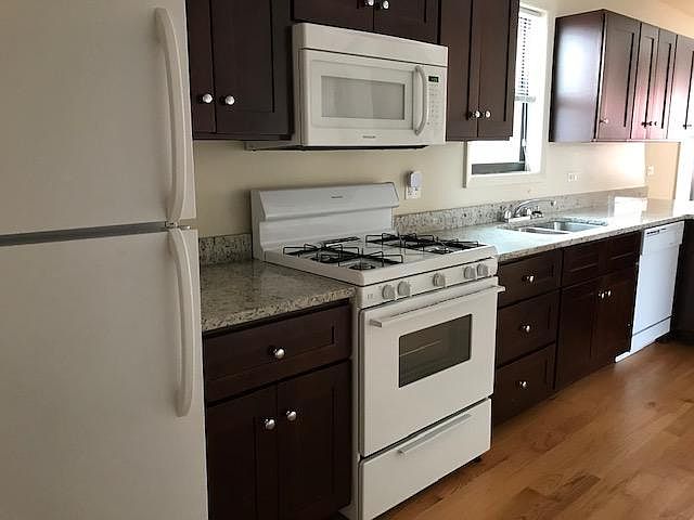 1st image of 1704 W Fullerton Ave #2