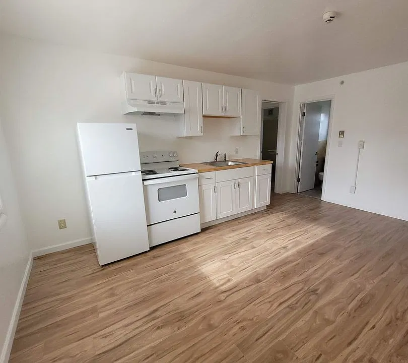 2909 E Highway 101