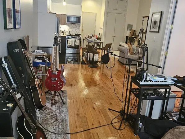 255 Mc Kibbin Street image 2 of 4