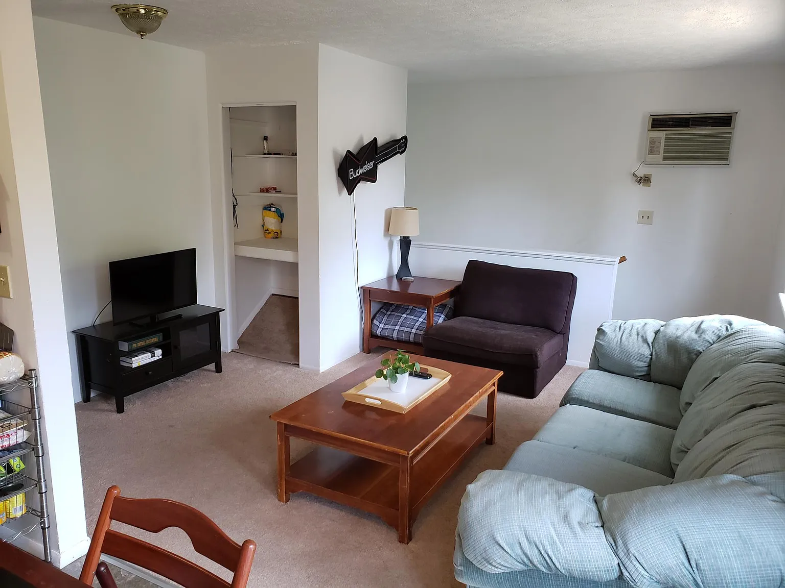 6 bed, 3168 sqft, $1,950 — Photo 3