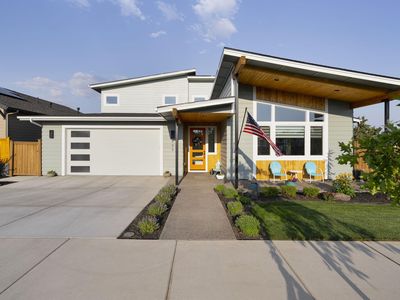 688 NW 13th St, Redmond, OR, 97756