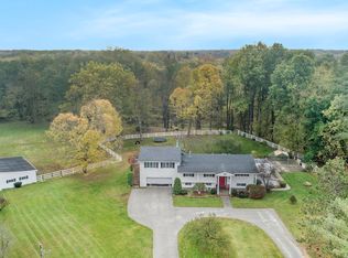 10708 Walnut Dr, Nunica, MI 49448