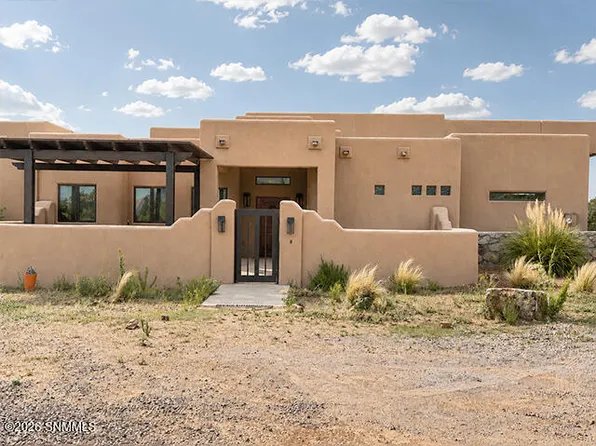 5008 Rock House Rd, Las Cruces, NM 88011