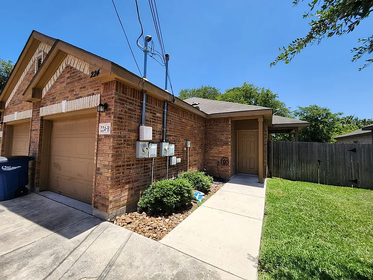 224B Anne Louise Dr — Photo 2