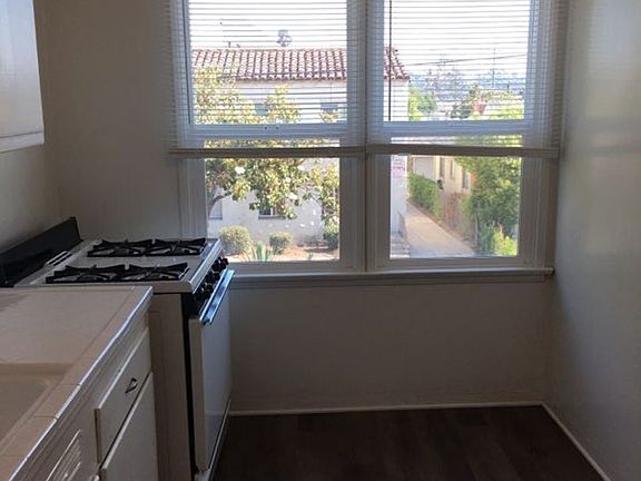 4th image of 146 S Adams St APT 8