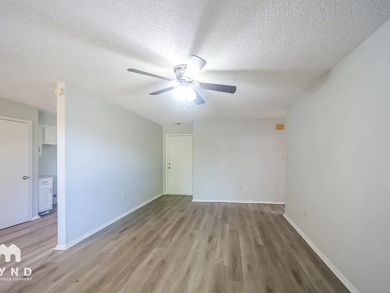 7260 Northbrook Dr — Photo 7