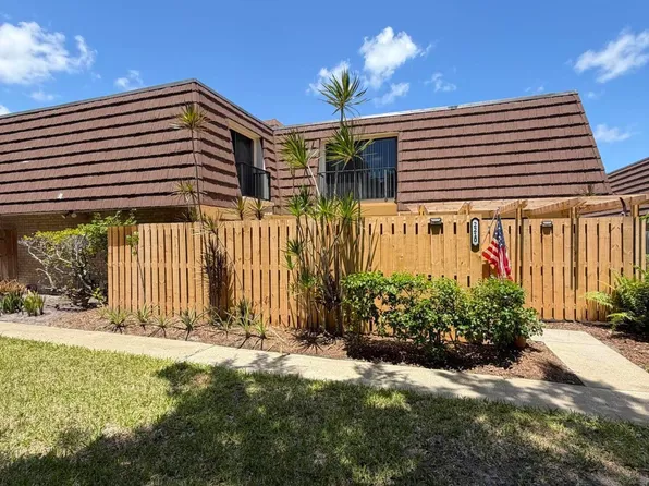 2210 22nd Ln, Palm Beach Gardens, FL 33418