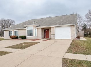 1501 Commonwealth Dr #1503, Fort Atkinson, WI 53538