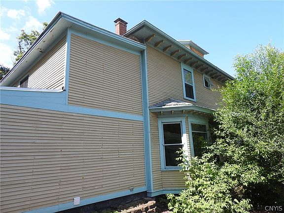 2nd image of 4871 Onondaga Rd