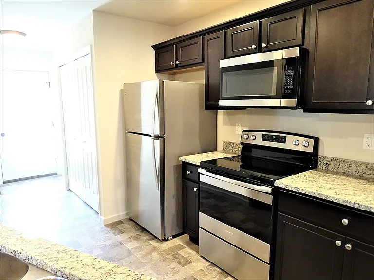 12 Arrowhead Dr — Photo 6