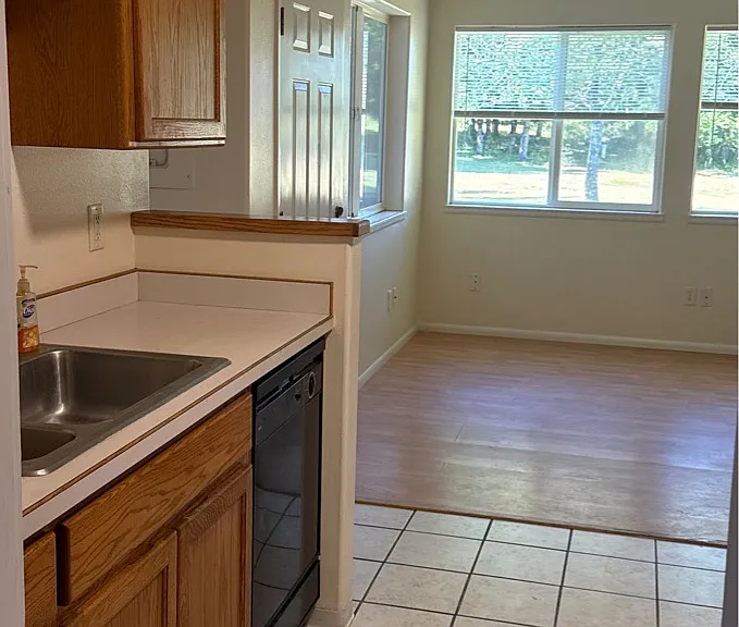 807 SE East Slope Rd #1 — Photo 6