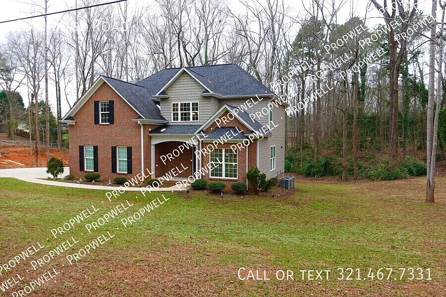 4 bed, 2.5 bath, 2283 sqft, $2,095 — Photo 3
