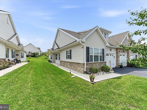 2nd image of 143 Rose View Dr