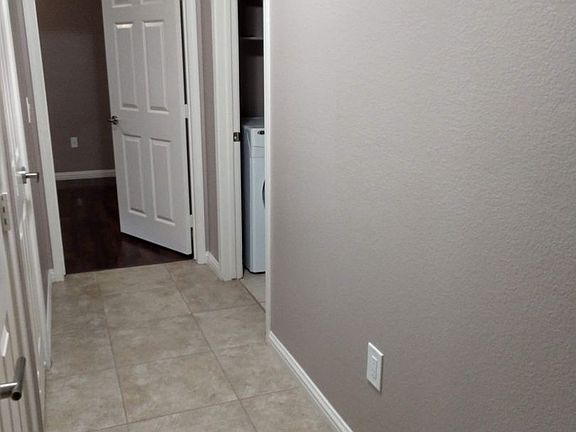 5th image of 1050 E Cactus Ave Building 6