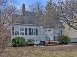 28 Bell Ave, Saddle Brook, NJ 07663