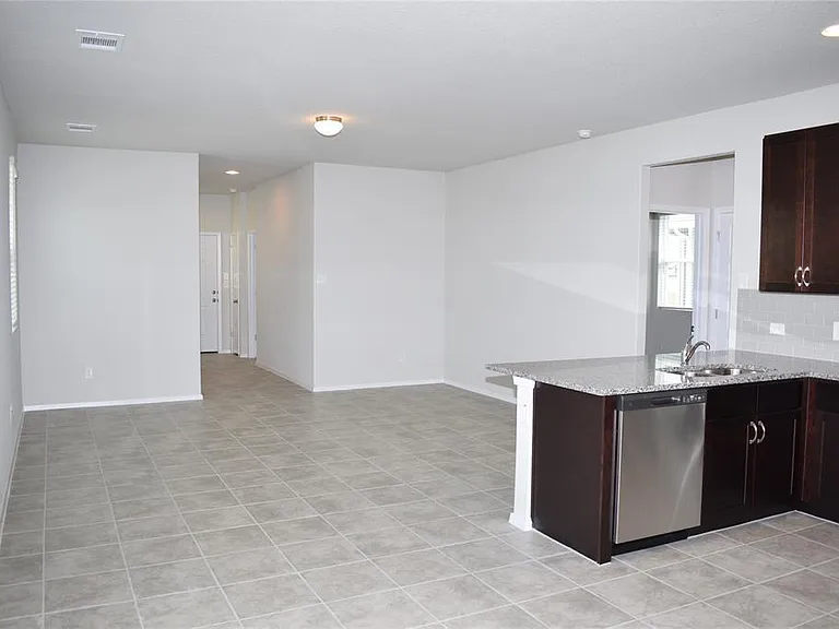117 Keltic Dr — Photo 7