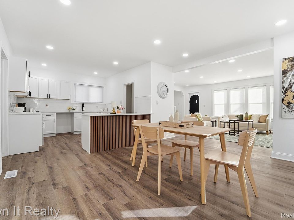 16803 Lawton St, photo 11