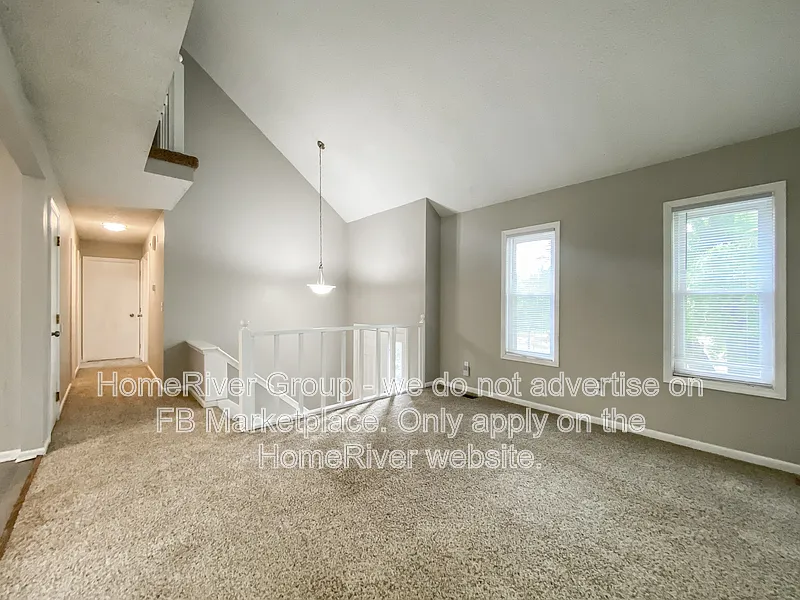 5 bed, 4.0 bath, 1987 sqft, $2,425 — Photo 4