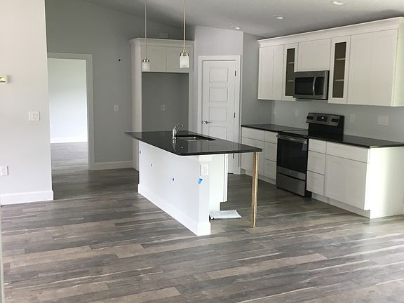 4th image of 8320 Malcolm Ave