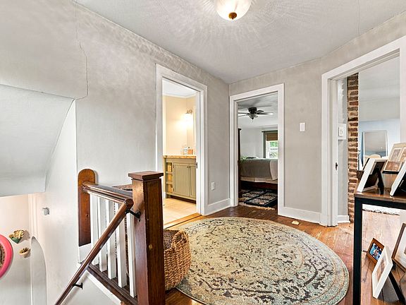 4th image of 2842 Clearview Rd