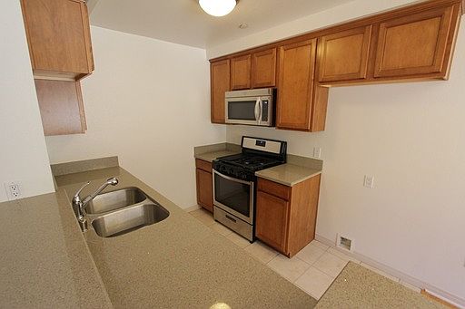 3rd image of 3321 Mentone Ave APT 07