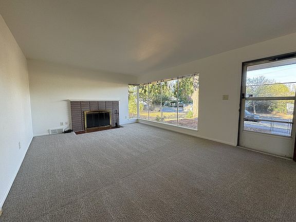 5th image of 9231 34th Ave SW