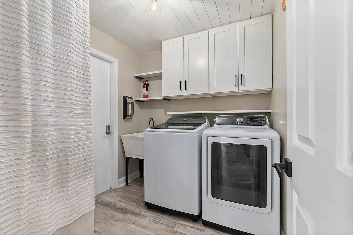 3 bed, 2.0 bath, 1718 sqft, $3,100 — Photo 4
