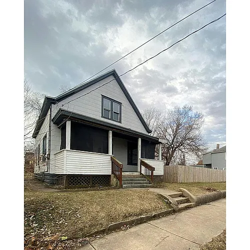 2012 W Garden St Photo 1