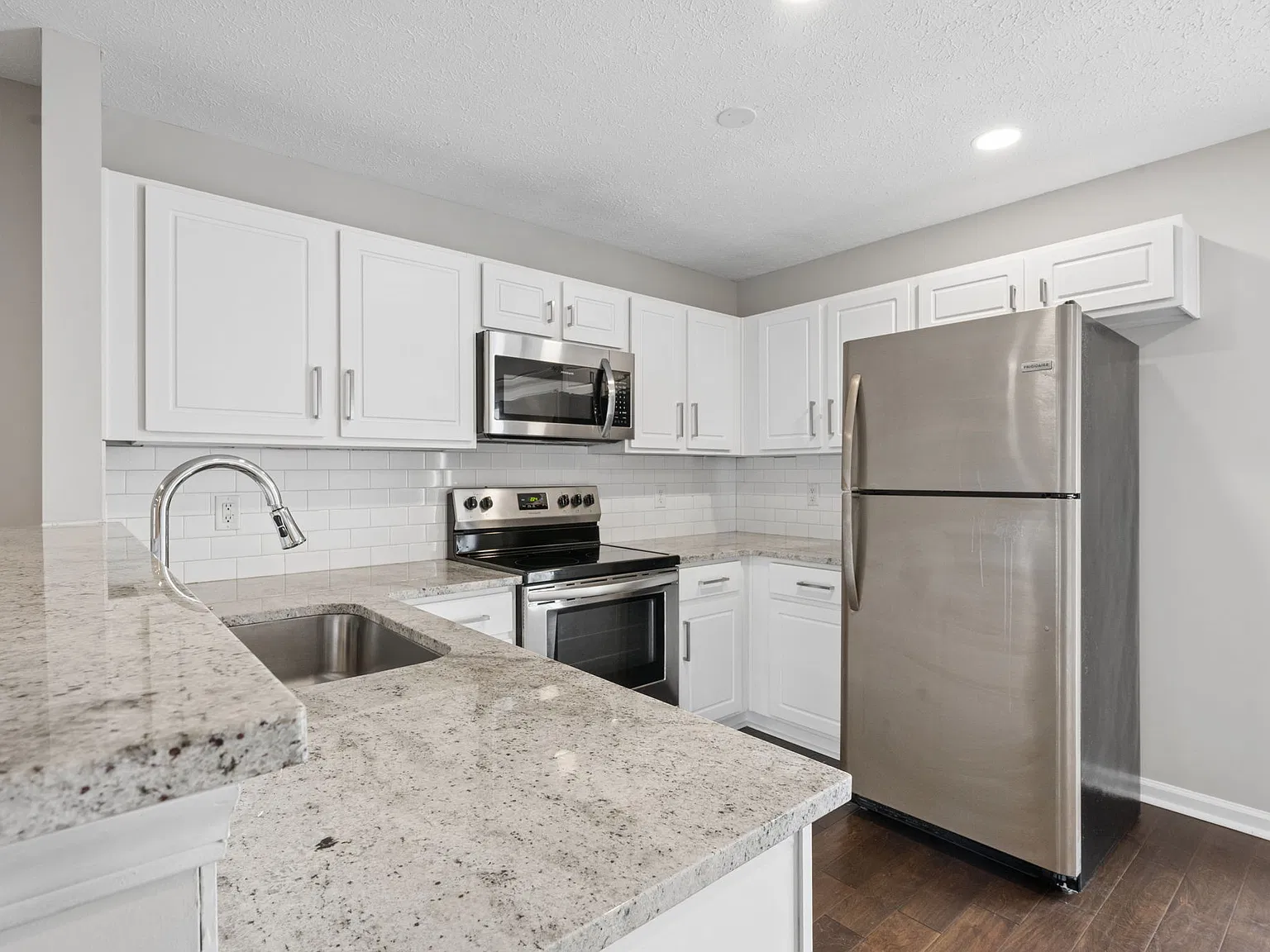 2 bed, 2.5 bath, 1216 sqft, $2,095 — Photo 4