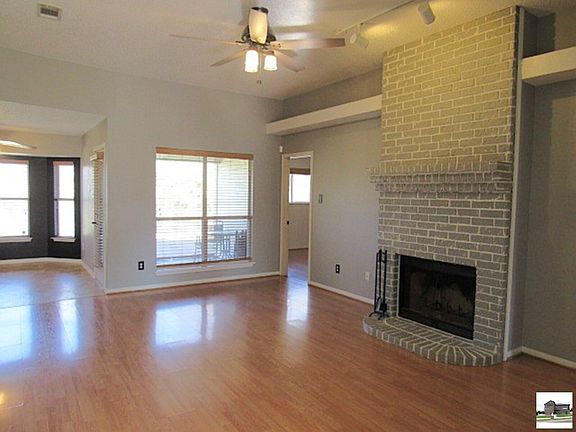 2nd image of 501 Courtney Ln