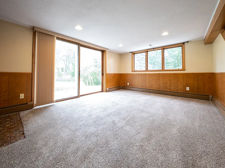 1140 Evergreen Ln N — Photo 19