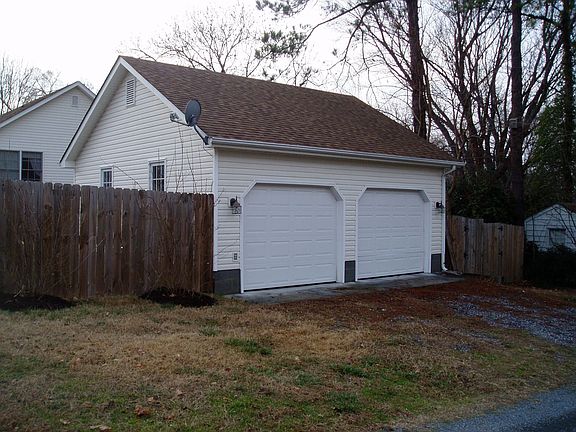 4th image of 701 W 26th St