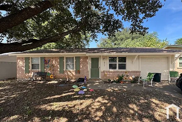 821 Bryan Dr