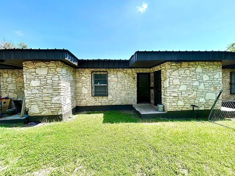 520 Prado St — Photo 30