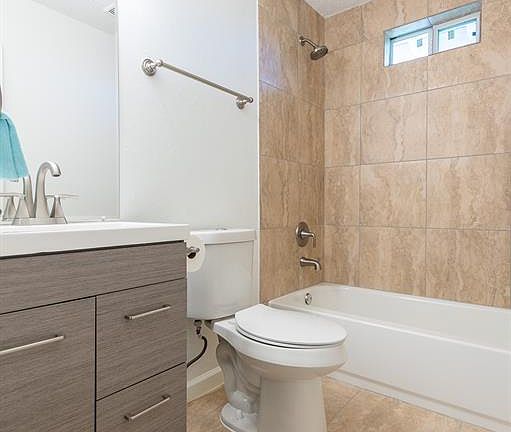 5th image of 1004 Avenue H