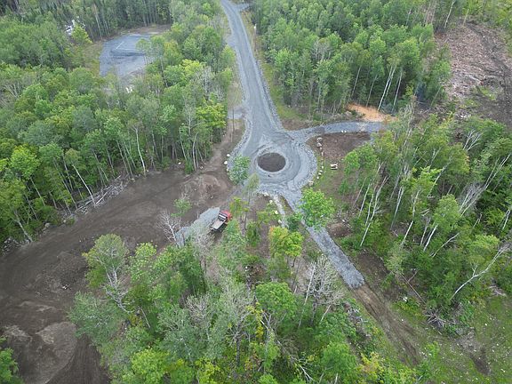 3rd image of 6 Tumbledown Lane