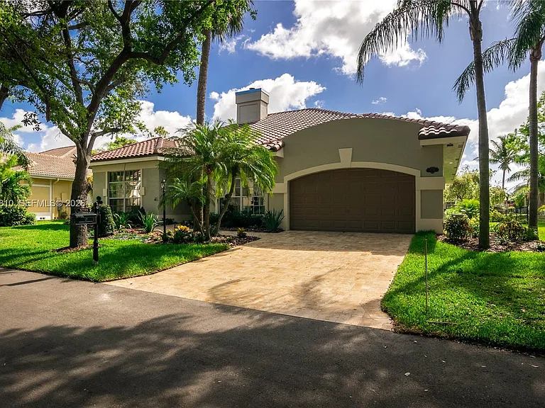 3799 Lancewood Dr — Photo 2