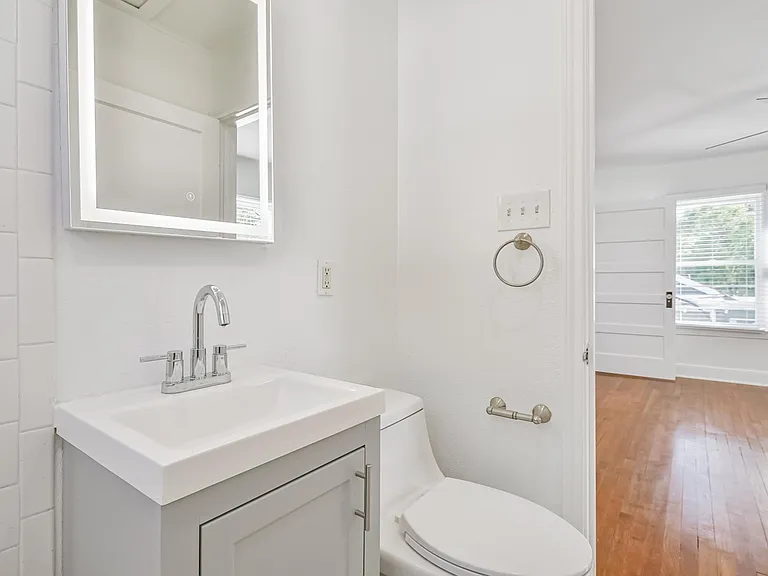 4518 Avenue P — Photo 23