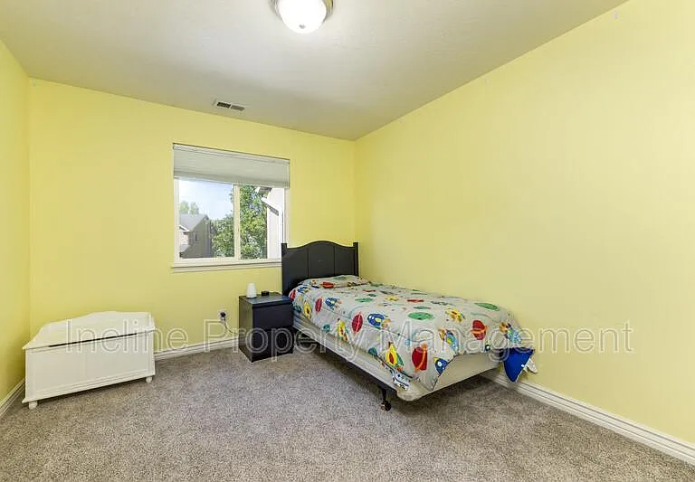 176 N 570th St E — Photo 18