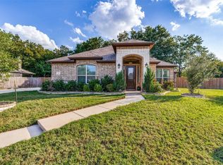 200 Moses Dr, Glenn Heights, TX 75154