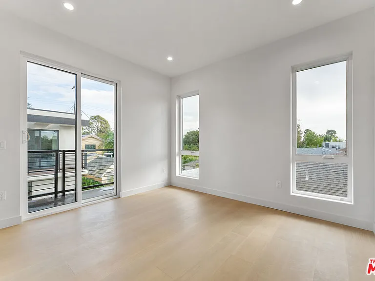 3932 Minerva Ave — Photo 25