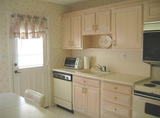 469 Stratford Ln, Ridge, NY 11961