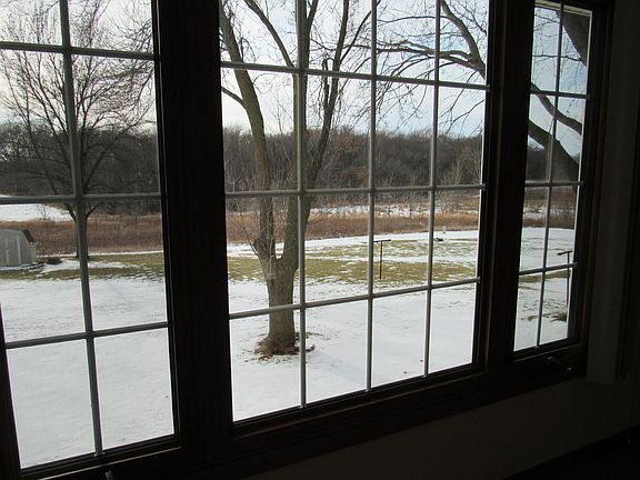 3rd image of 322 Oak Knoll Ct